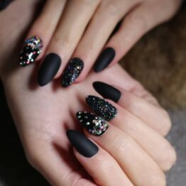 Set 24 unghii false autoadezive Migdala Negru cu strasuri