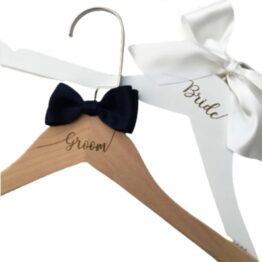 Set 2 umerase personalizate Bride & Groom Alb/Maro Set 2 umerase personalizate Bride & Groom Alb/Maro