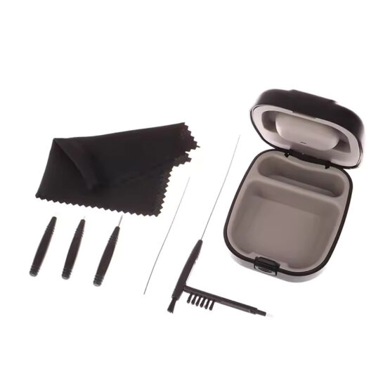 Kit profesional de curatare aparat auditiv, compus din 8 piese, Negru Kit profesional de curatare aparat auditiv, compus din 8 piese, Negru