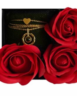 Set format din cutie cu 3 trandafiri din sapun, lantisor si bratara, Gold