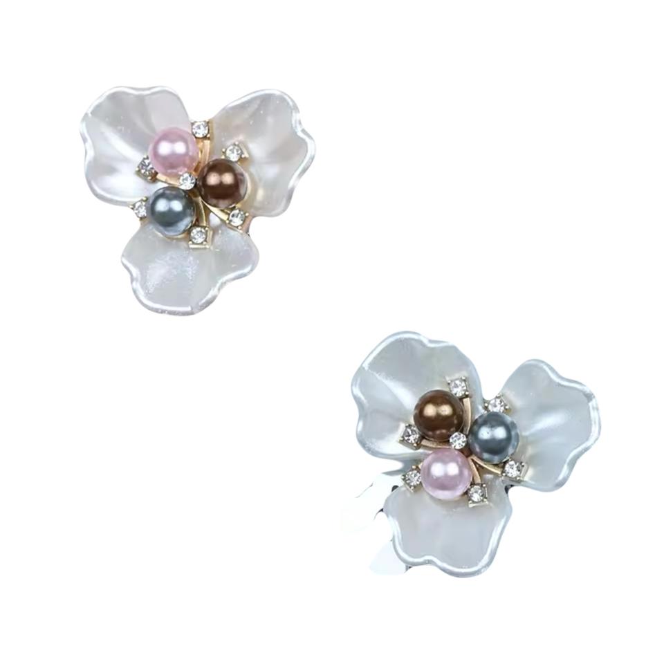 Set 2 brose decorative pentru nasturi KESNUP, de purtat la camasa, bluza, rochie, sacou, tip butoni eleganti model floare cu cristale si perle, 3.8 x 1.8 cm, din aliaj si plastic, Multicolor