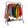 Cuier dublu pentru haine mobil cu 2 bare si roti 360° grade KESNUP, cu carlige laterale, roti pivotante cu mecanism de blocare, incarcare maxima 20 kg, dimensiuni 150 x 110 x 57 cm, cadru meralic, usor de asamblat, Negru 1 Cuier dublu pentru haine mobil cu 2 bare si roti 360° grade KESNUP, cu carlige laterale, roti pivotante cu mecanism de blocare, incarcare maxima 20 kg, dimensiuni 150 x 110 x 57 cm, cadru meralic, usor de asamblat, Negru